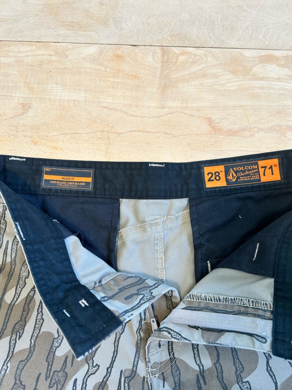 Camo Volcom work pant - Picture 4 of 4